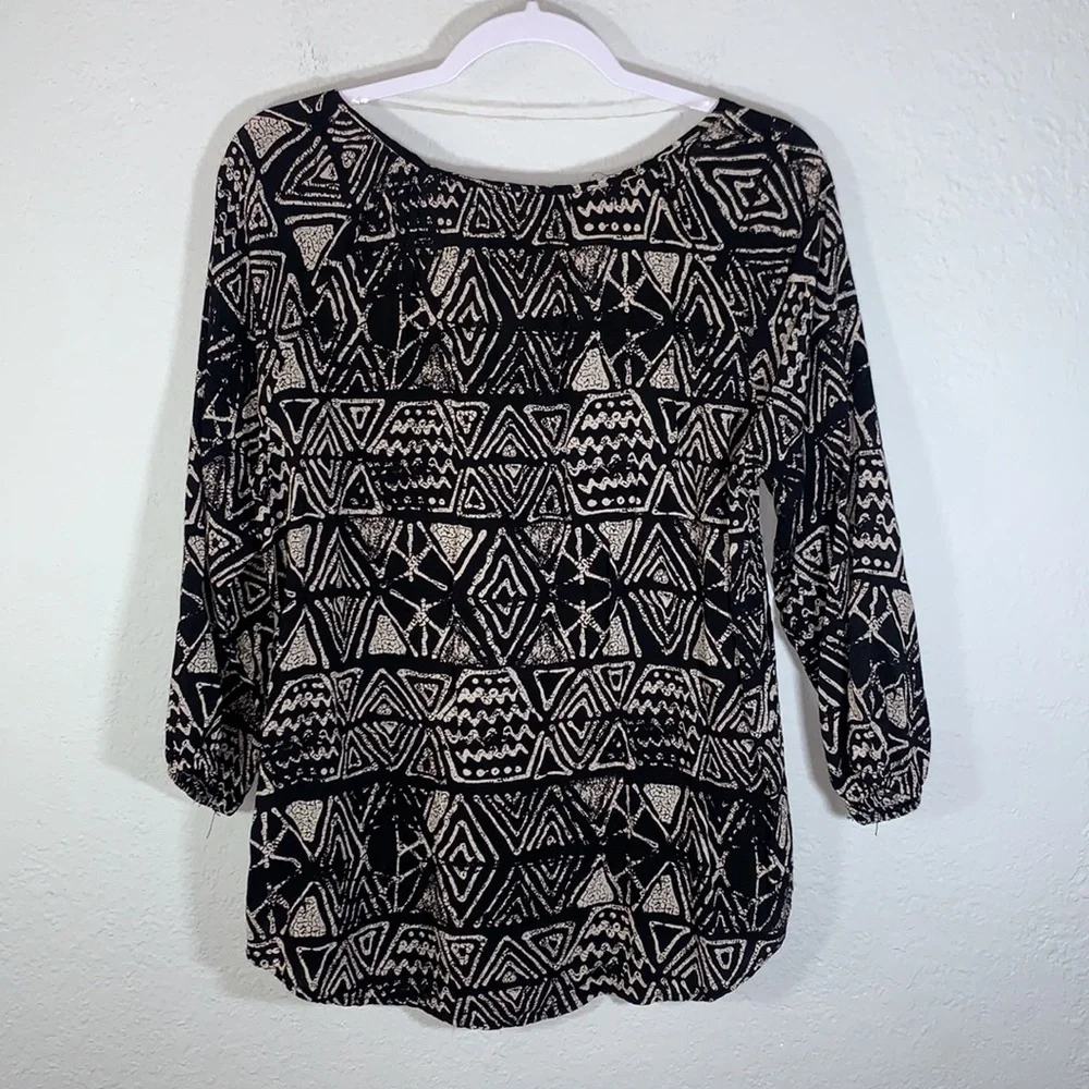 Mossimo Supply Co. Tribal Print V-Neck Blouse Large Black Cream Aztec Casual